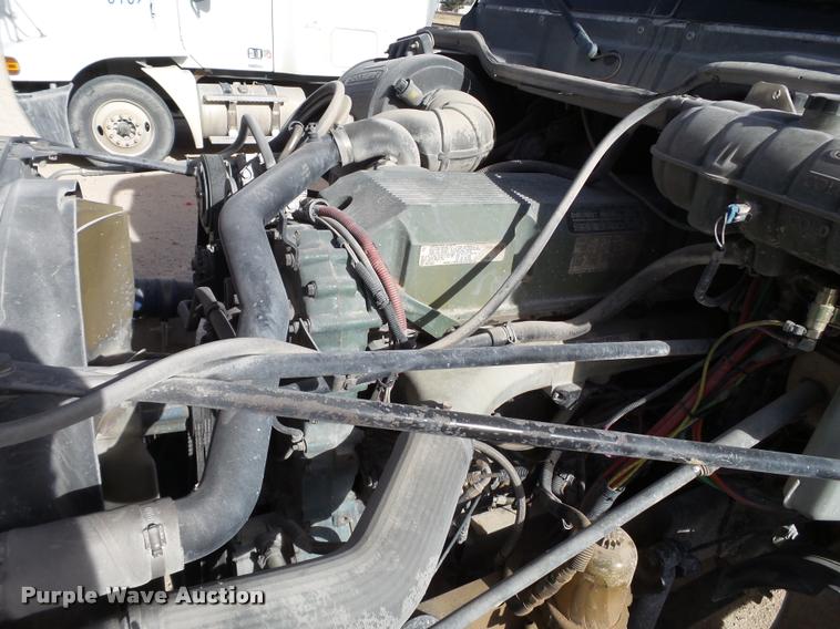 image for item L1644 2003 Freightliner Century ST120 semi truck