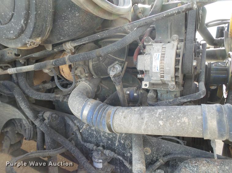 image for item L1644 2003 Freightliner Century ST120 semi truck