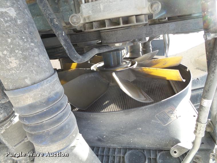 image for item L1644 2003 Freightliner Century ST120 semi truck