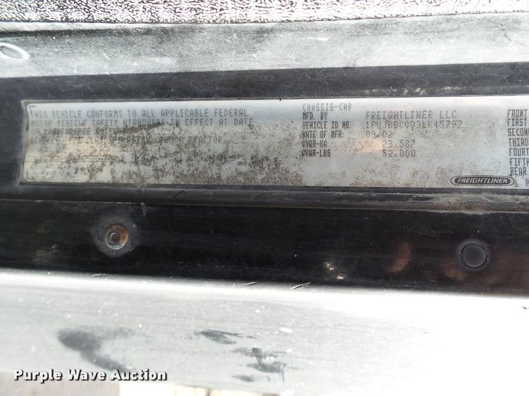 image for item L1644 2003 Freightliner Century ST120 semi truck