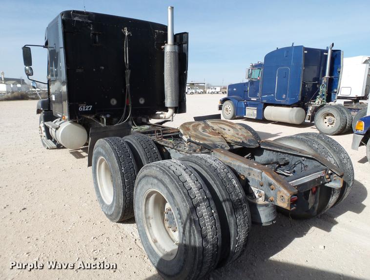 image for item L1645 2003 Freightliner Century ST120 semi truck