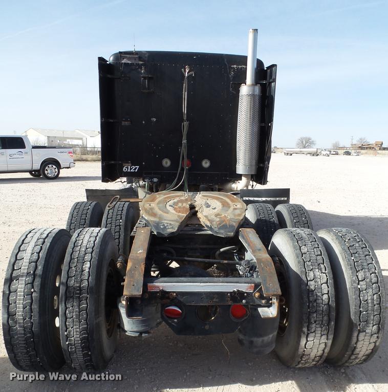 image for item L1645 2003 Freightliner Century ST120 semi truck