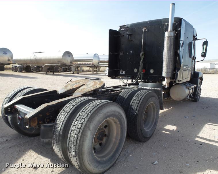 image for item L1645 2003 Freightliner Century ST120 semi truck