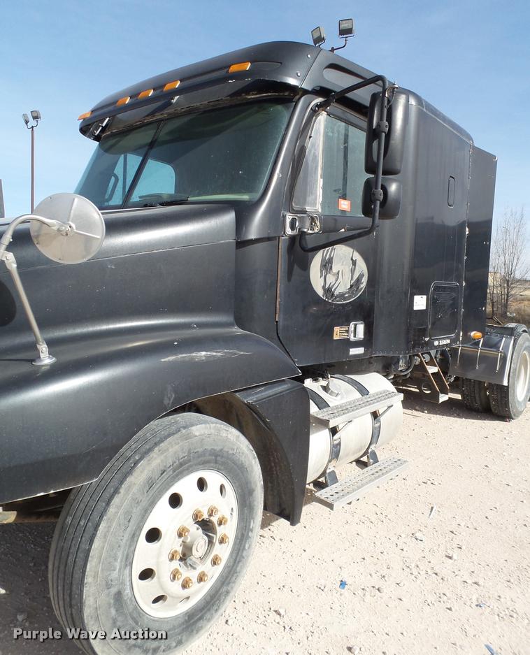 image for item L1645 2003 Freightliner Century ST120 semi truck