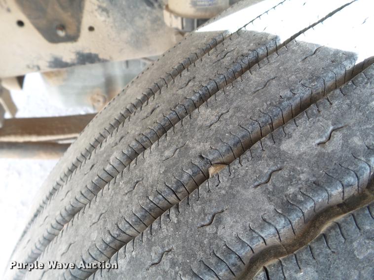 image for item L1645 2003 Freightliner Century ST120 semi truck