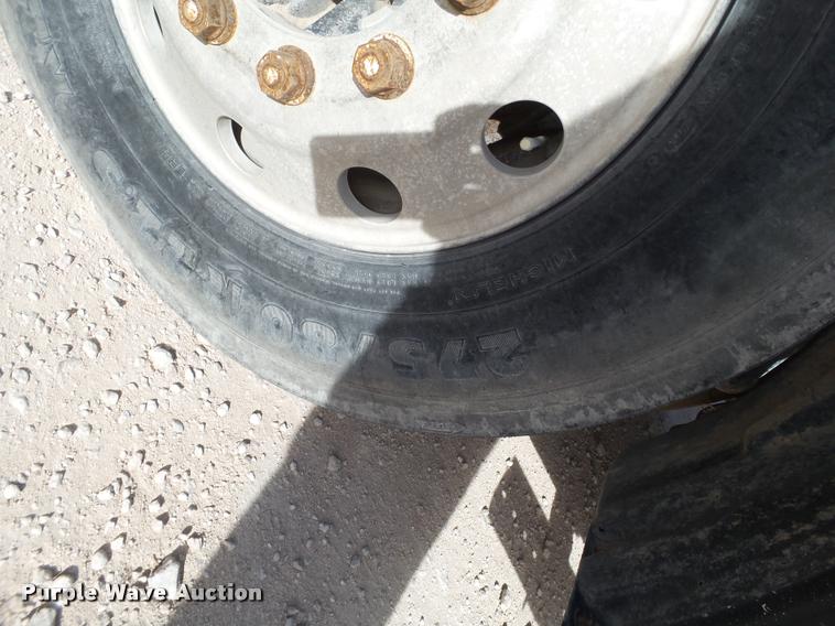 image for item L1645 2003 Freightliner Century ST120 semi truck