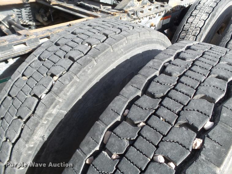 image for item L1645 2003 Freightliner Century ST120 semi truck