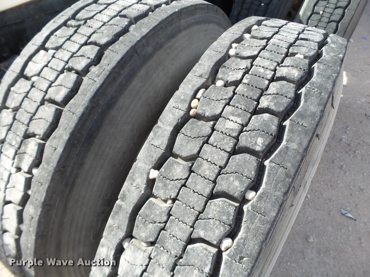 image for item L1645 2003 Freightliner Century ST120 semi truck