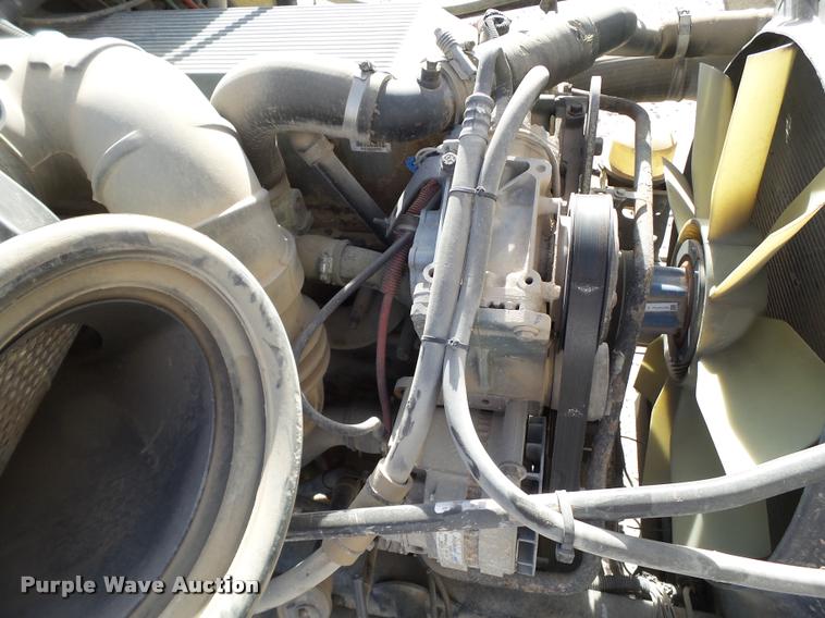 image for item L1645 2003 Freightliner Century ST120 semi truck