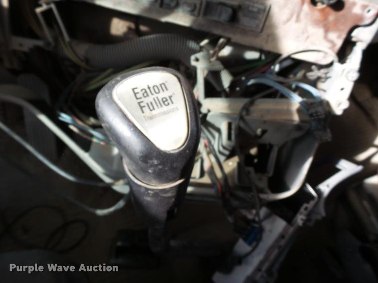 image for item L1645 2003 Freightliner Century ST120 semi truck