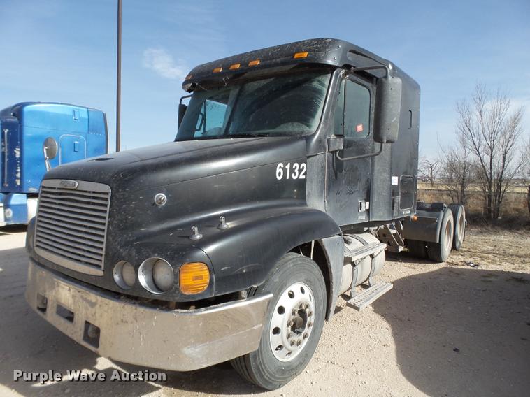image for item L1646 2003 Freightliner Century ST120 semi truck