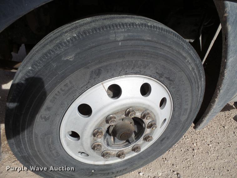 image for item L1646 2003 Freightliner Century ST120 semi truck