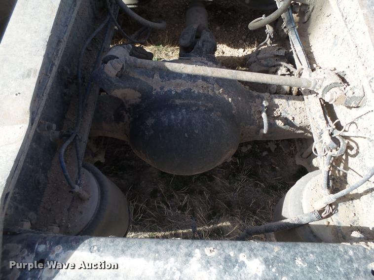 image for item L1646 2003 Freightliner Century ST120 semi truck