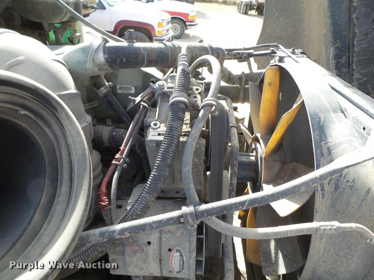 image for item L1646 2003 Freightliner Century ST120 semi truck