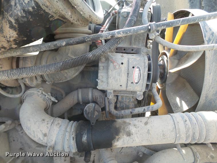 image for item L1646 2003 Freightliner Century ST120 semi truck