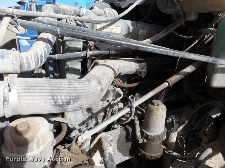 image for item L1646 2003 Freightliner Century ST120 semi truck