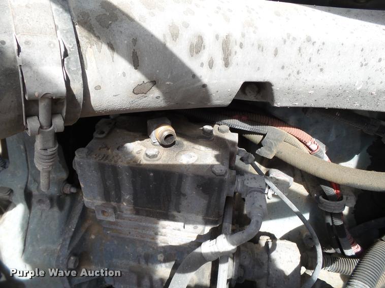 image for item L1646 2003 Freightliner Century ST120 semi truck