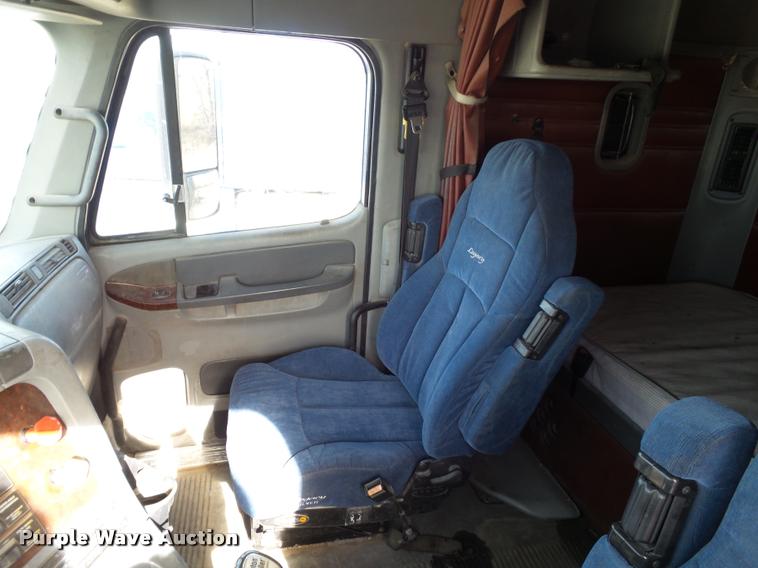 image for item L1646 2003 Freightliner Century ST120 semi truck