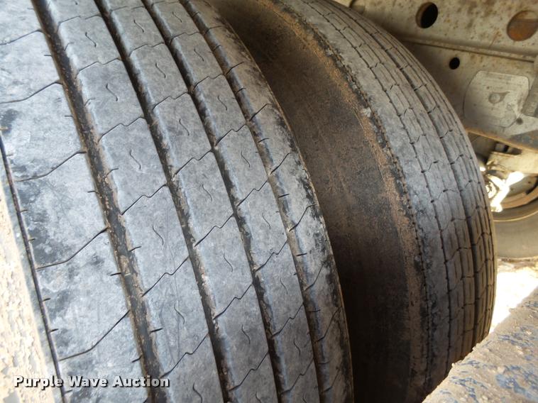 image for item L1649 2001 Lufkin dry van trailer