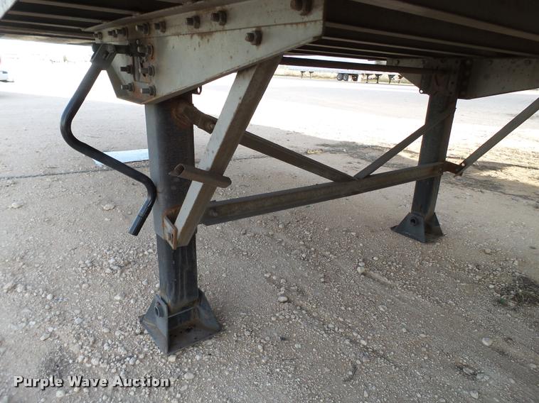 image for item L1649 2001 Lufkin dry van trailer