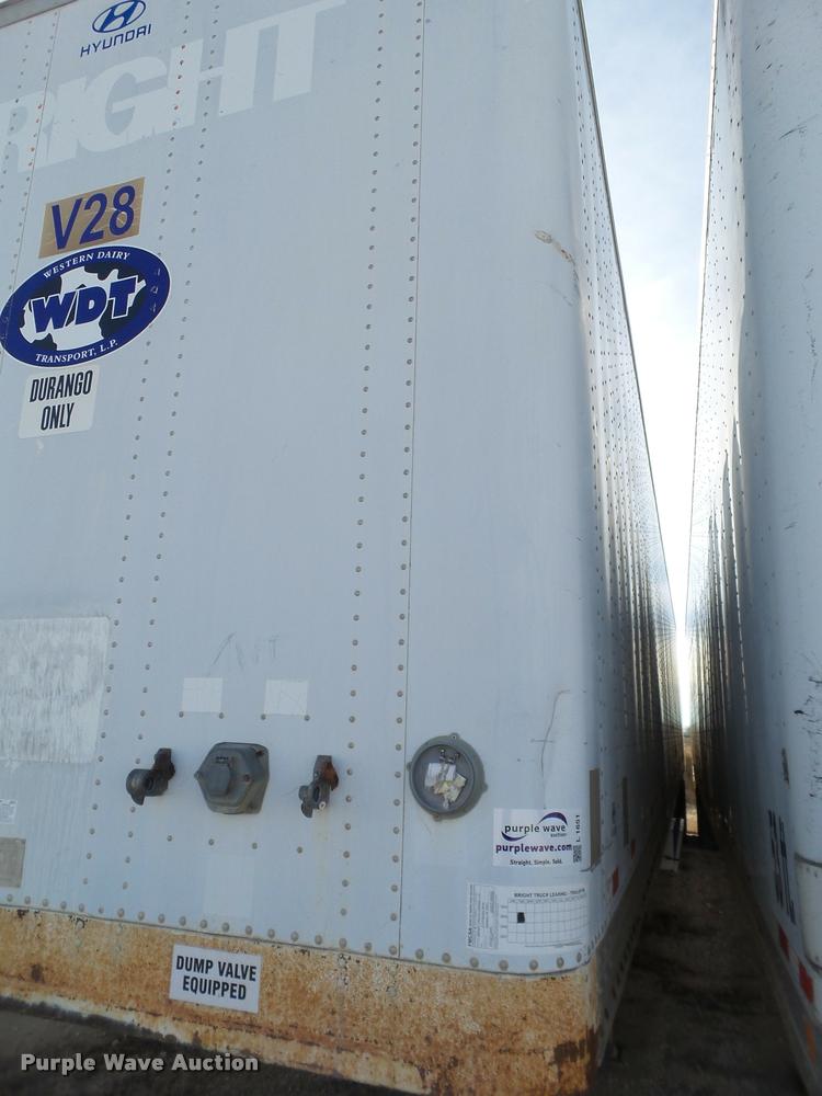 image for item L1651 2002 Hyundai dry van trailer