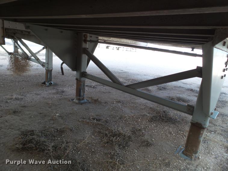 image for item L1651 2002 Hyundai dry van trailer