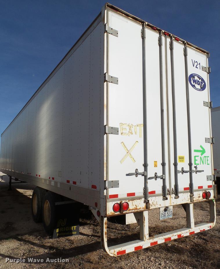 image for item L1652 2001 Lufkin dry van trailer