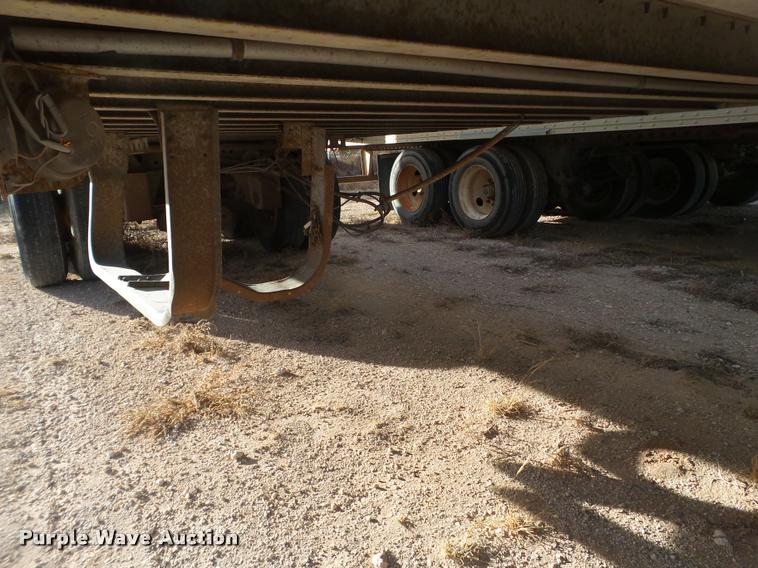 image for item L1652 2001 Lufkin dry van trailer