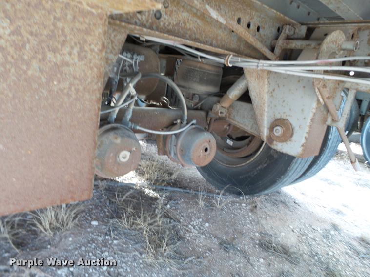 image for item L1652 2001 Lufkin dry van trailer