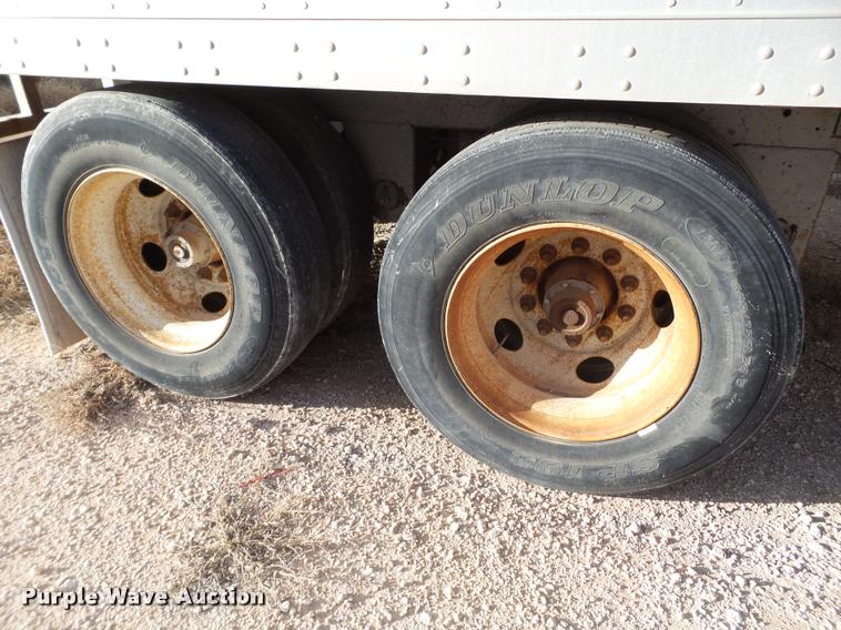 image for item L1652 2001 Lufkin dry van trailer