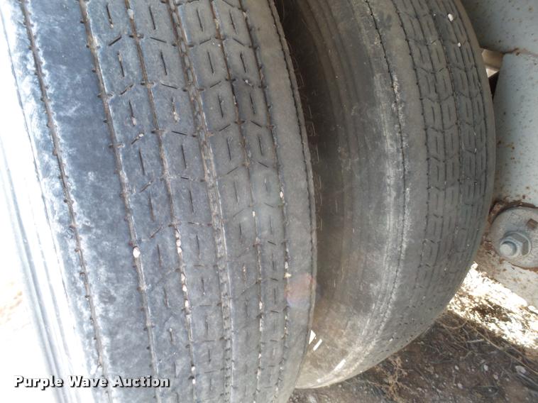 image for item L1652 2001 Lufkin dry van trailer