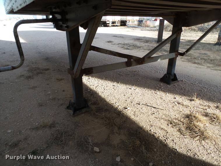 image for item L1652 2001 Lufkin dry van trailer