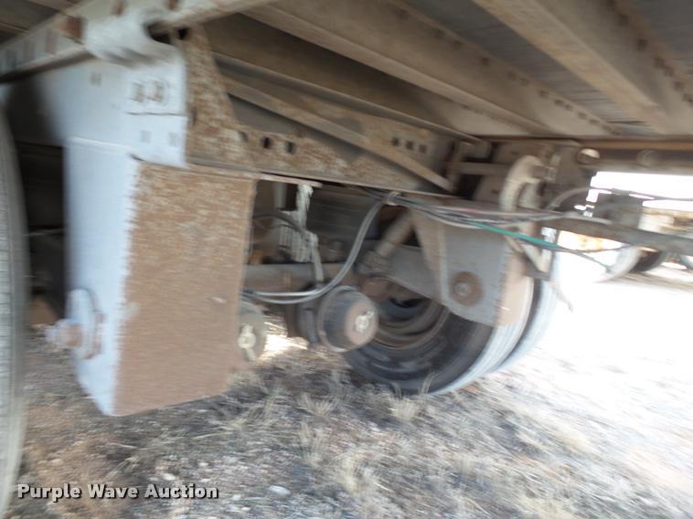 image for item L1653 2001 Lufkin dry van trailer