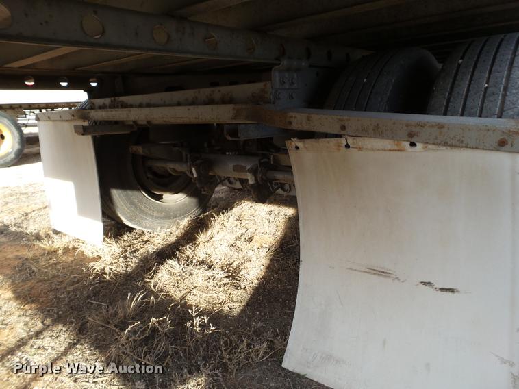 image for item L1653 2001 Lufkin dry van trailer