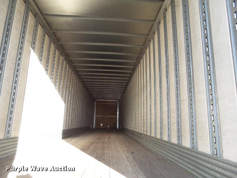image for item L1653 2001 Lufkin dry van trailer
