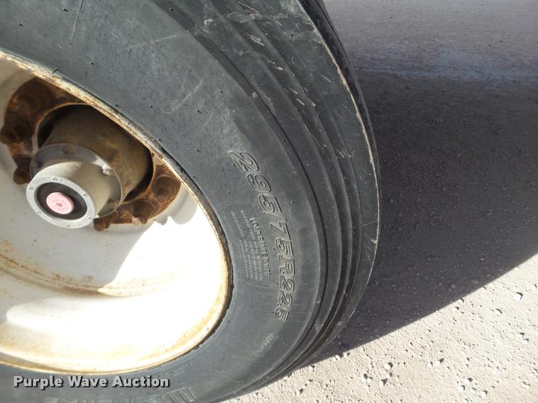 image for item L1656 2006 Lufkin dry van trailer