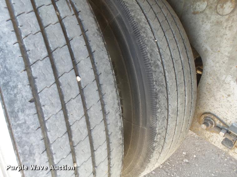 image for item L1656 2006 Lufkin dry van trailer