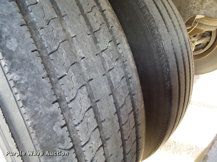 image for item L1656 2006 Lufkin dry van trailer