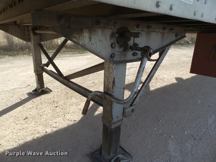 image for item L1656 2006 Lufkin dry van trailer