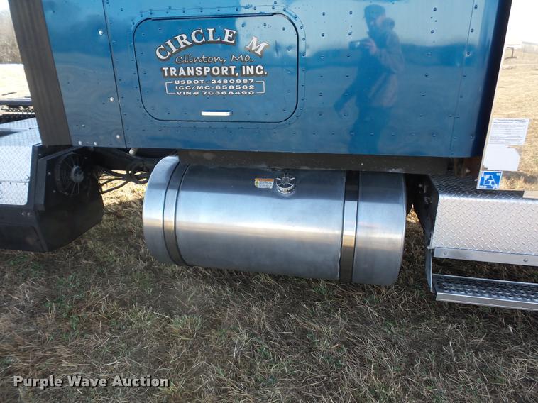 image for item L4531 2007 International 9400i semi truck