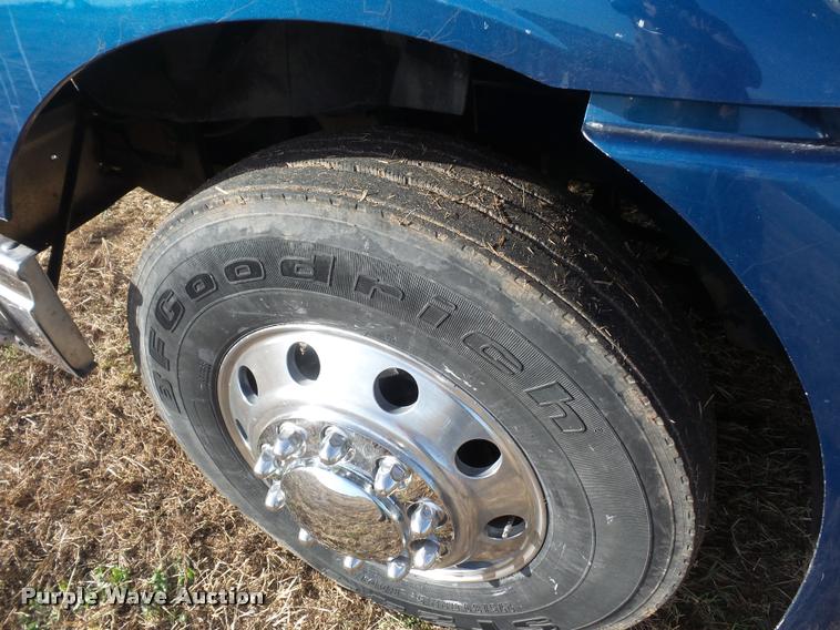 image for item L4531 2007 International 9400i semi truck