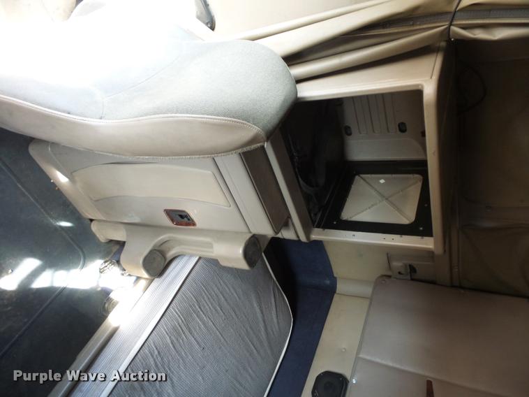 image for item L4531 2007 International 9400i semi truck