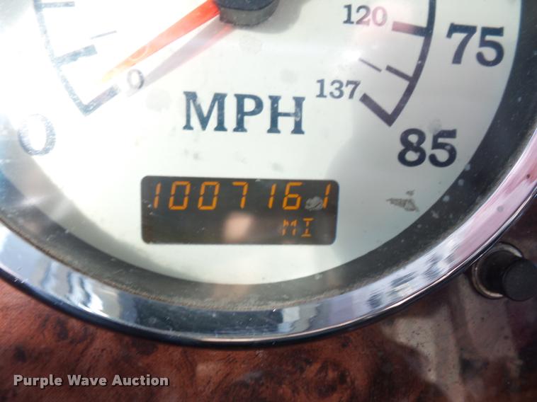 image for item L4531 2007 International 9400i semi truck