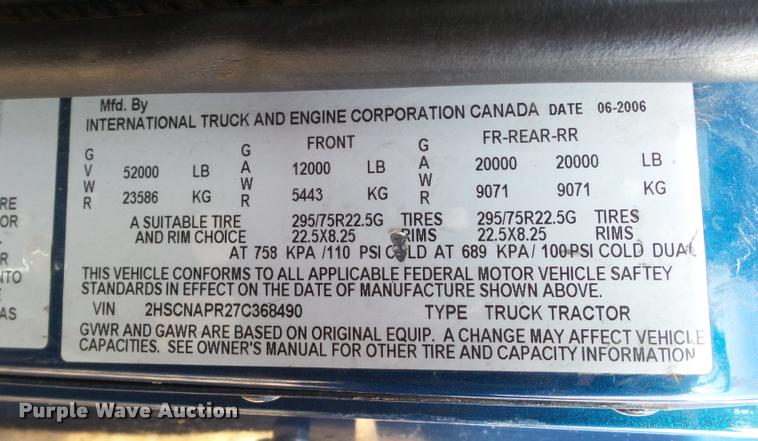 image for item L4531 2007 International 9400i semi truck