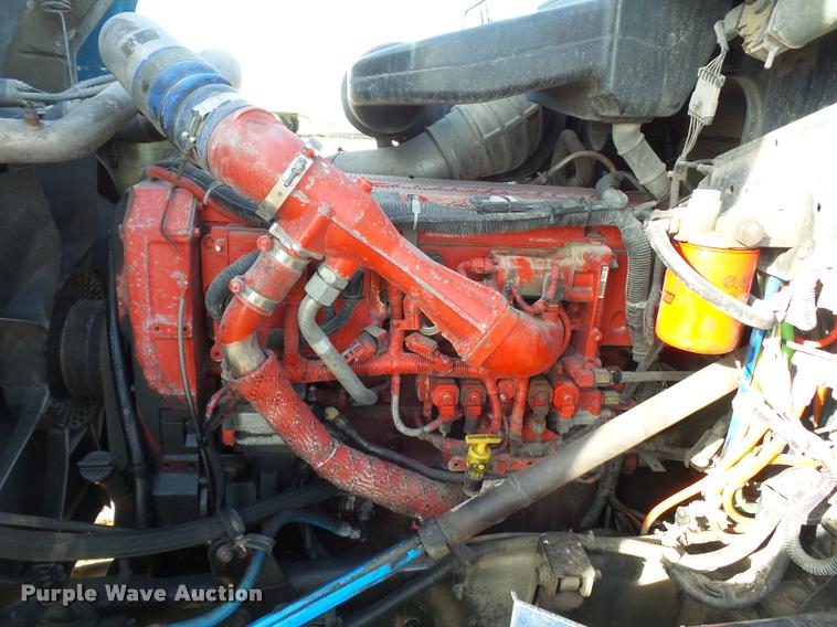 image for item L4531 2007 International 9400i semi truck