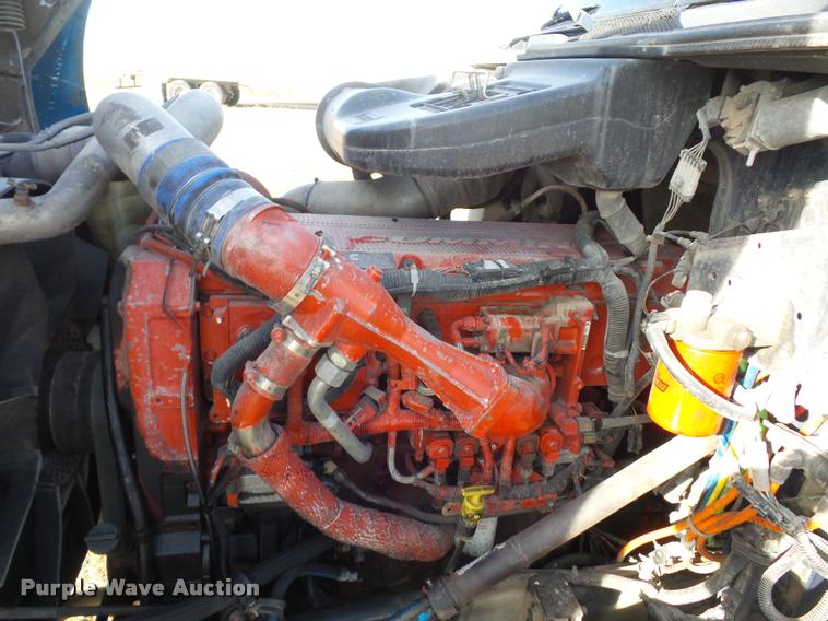 image for item L4531 2007 International 9400i semi truck