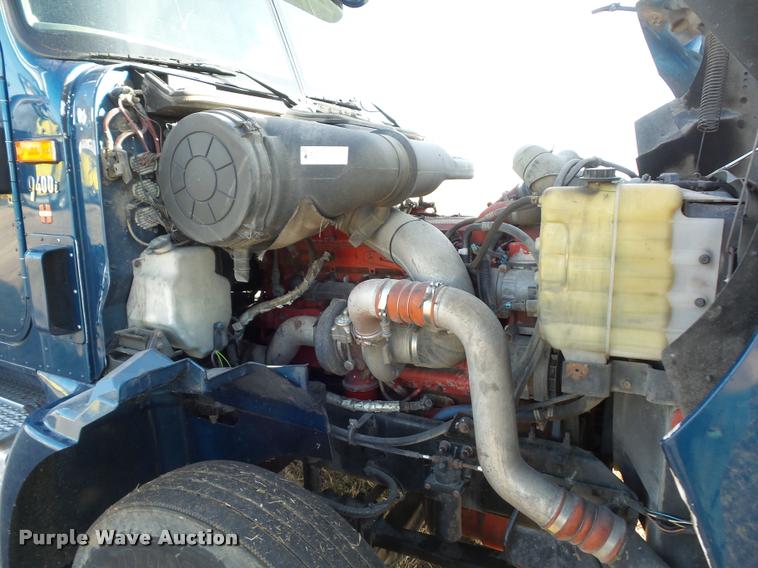 image for item L4531 2007 International 9400i semi truck