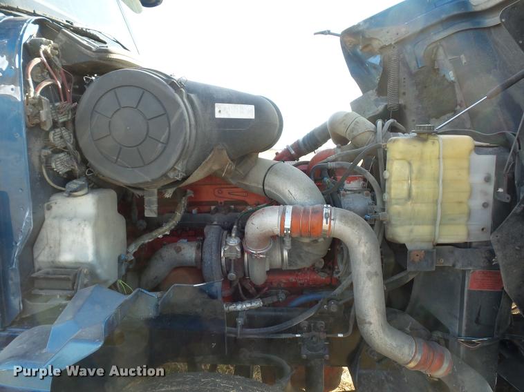 image for item L4531 2007 International 9400i semi truck