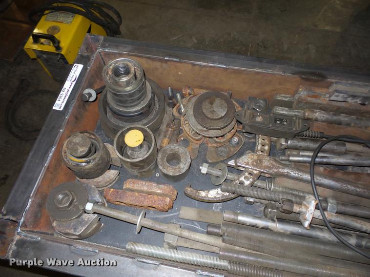 image for item AX9364 SPX Power Team hydraulic port-a-power