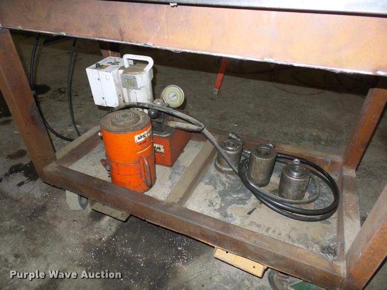 image for item AX9364 SPX Power Team hydraulic port-a-power